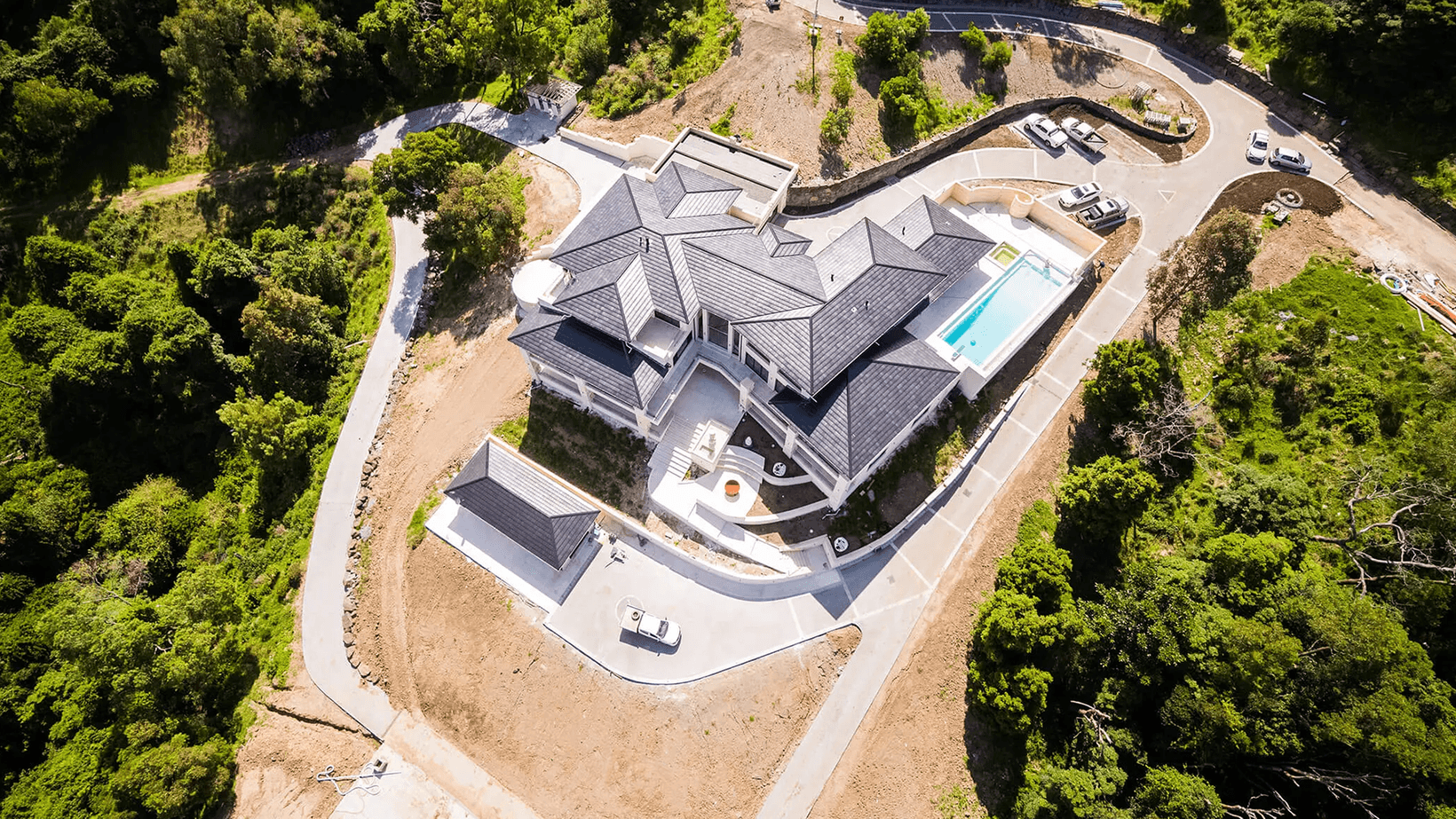 Aerial shot of mansion in Illawarra that features AFS Rediwall