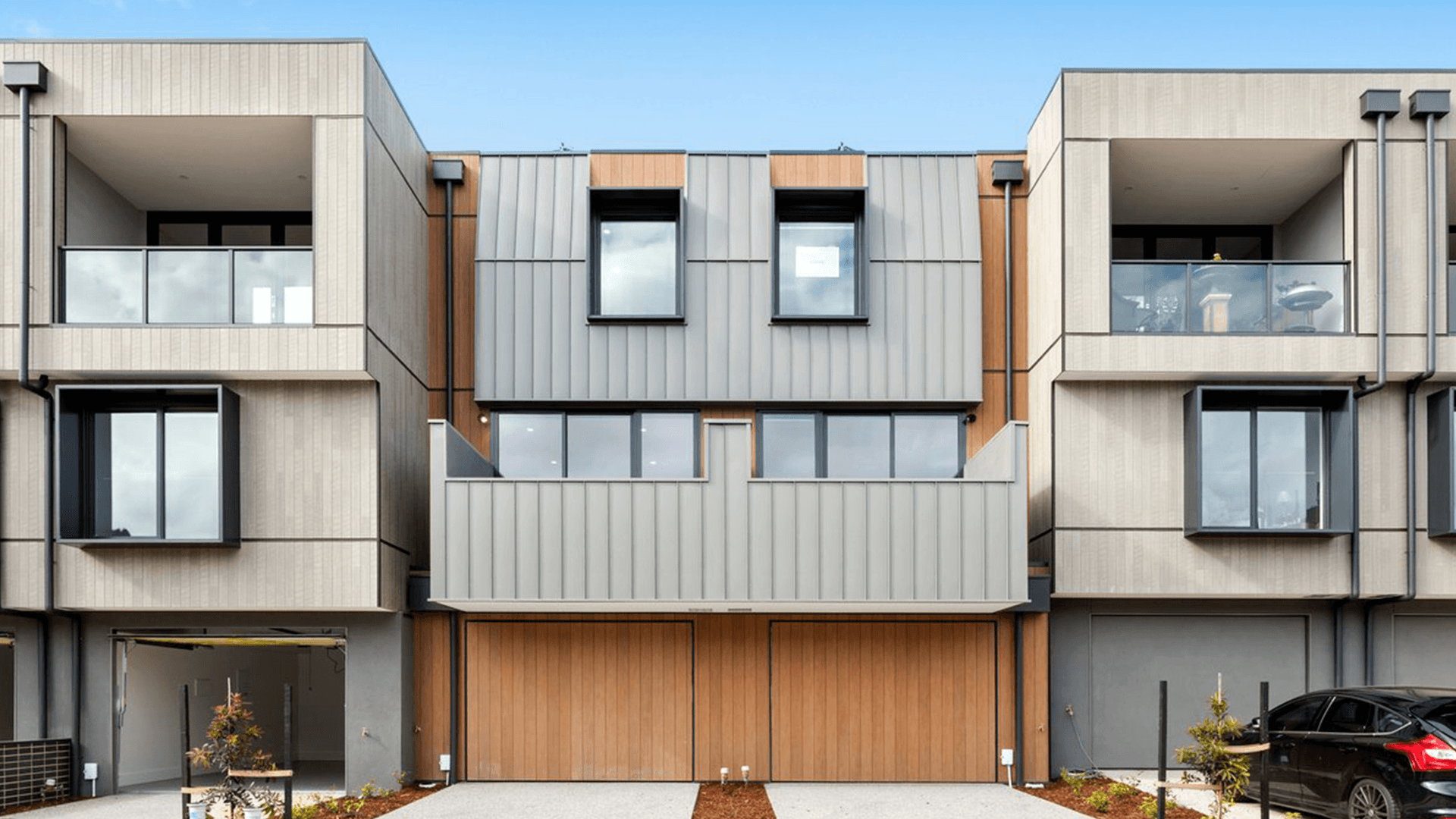 Townhouses with mixed Cemintel Territory panels