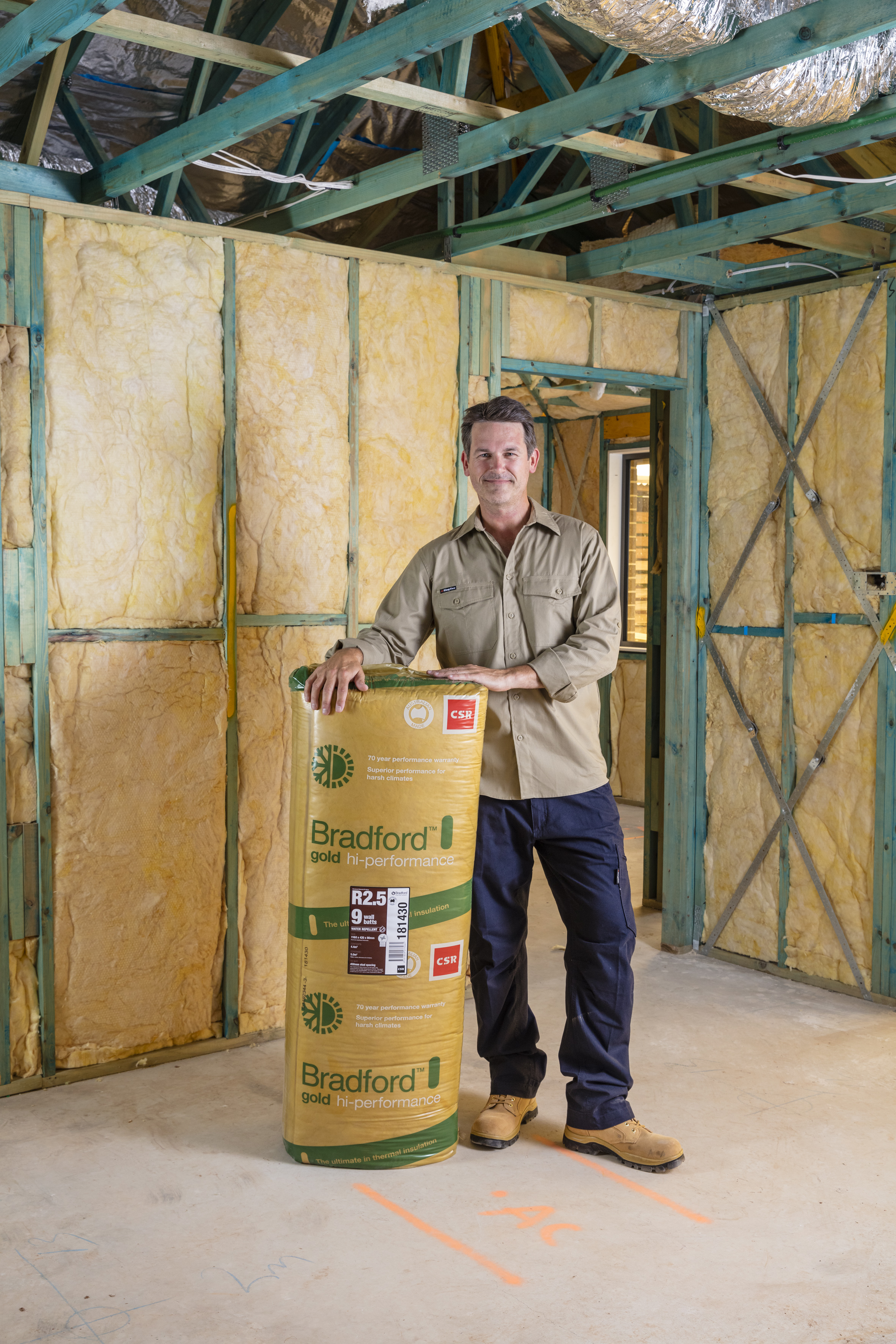 Insulation installer with Insulation bag